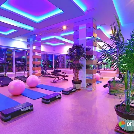 Marvelous With Shared Pool In شقة